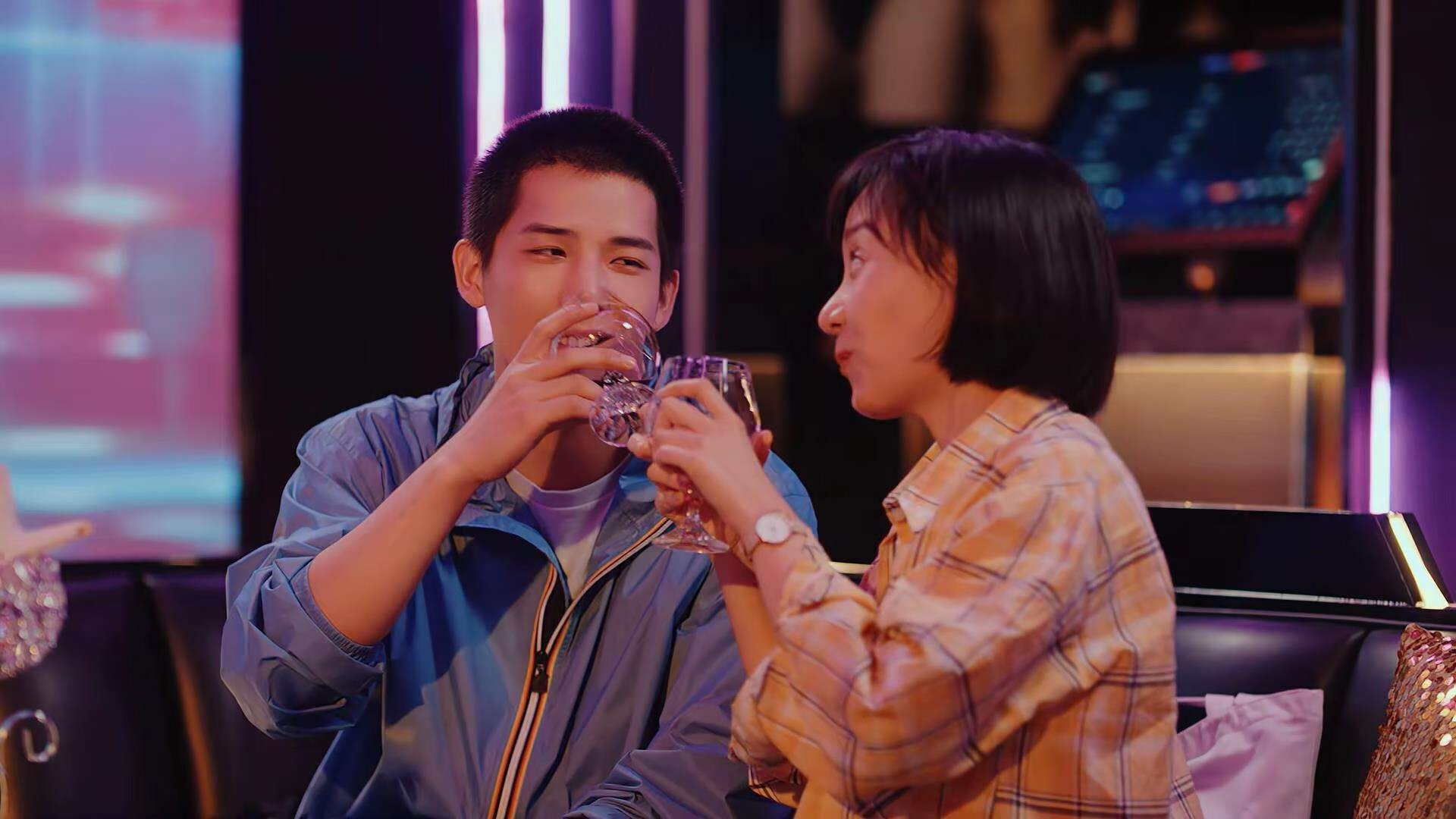 东亚杯国足迎战 球迷现场加油声不断，东亚杯国足大名单